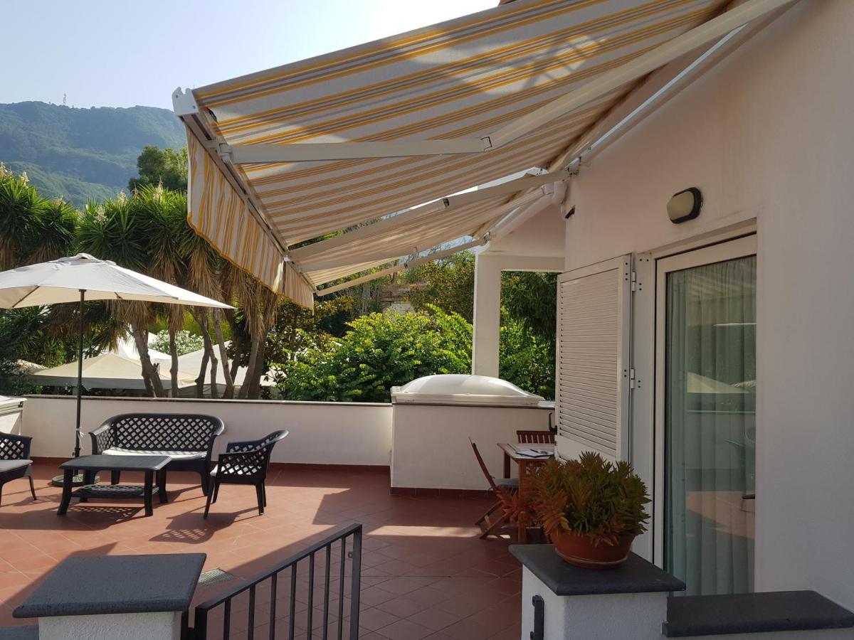 איסקיה La Terrazza Dell^Ippocampo #Seaview Apartment מראה חיצוני תמונה